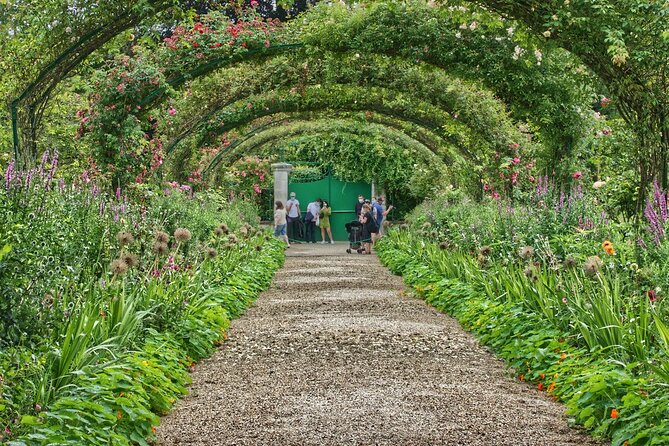 CDG Transfers With Private Tour in Giverny, Seine & Wine Tasting - Price and Availability