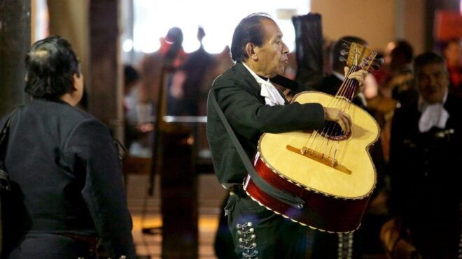 CDMX: Evening Tour to Plaza Garibaldi - Vibrant Mariachi Music