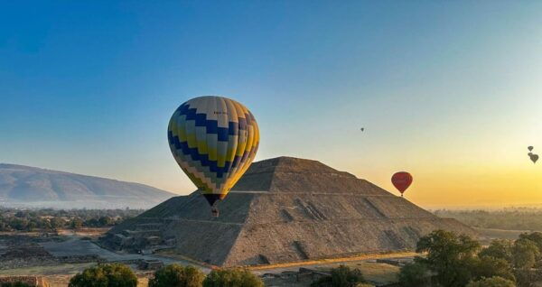 CDMX Teotihuacan Balloon Flight, Breakfast & Pickup & Mezcal - Basket Capacity and Availability