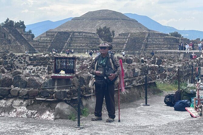 CDMX to La GRUTA Rest. to Teotihuacan Pyramids, PRIVATE (VIP) - The Sum Up