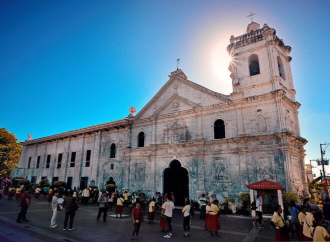Cebu Day Tour With Pick-Up, Drop-Off and Lunch - Lunch and Refreshments
