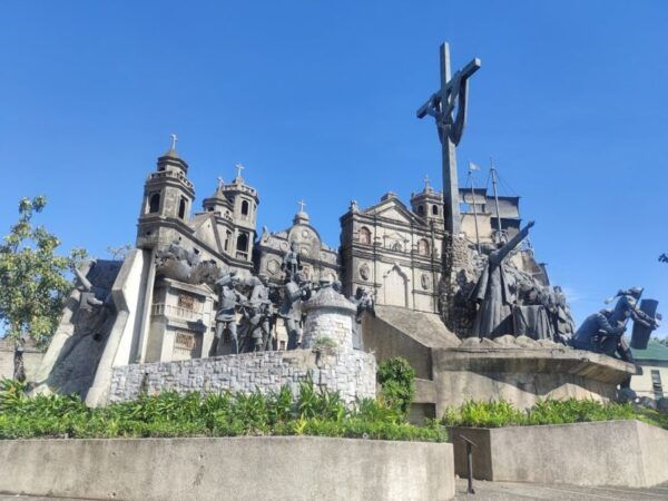 Cebu Day Tour With Pick-Up, Drop-Off and Lunch - Magellans Cross