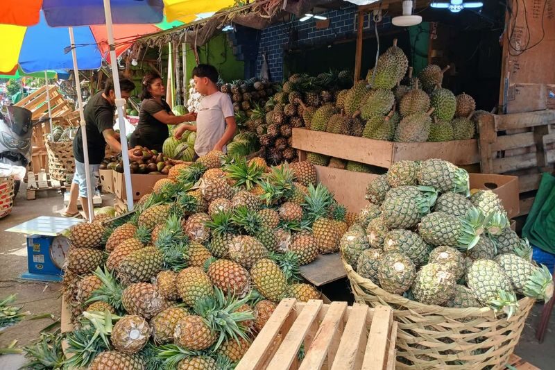 Cebu Market and Food Tour - Trying Cebuano street food