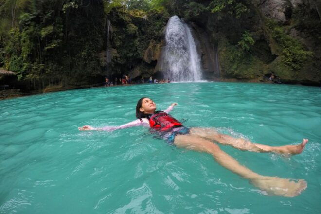 Cebu: Osmeña Peak and Kawasan Falls Canyoneering Day Trip - Local Lunch and Refreshing Dip