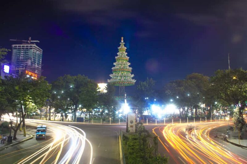 Cebu Photowalk with a Photographer - Contrasts and Rhythms: Old Meets New