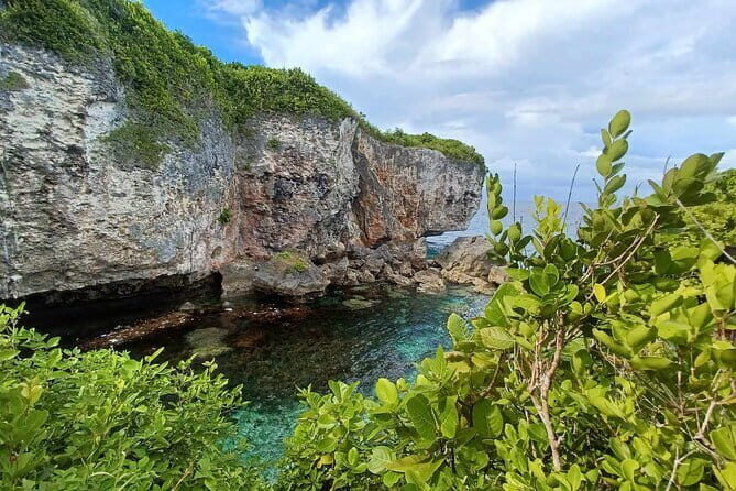 Cebu Whaleshark Watching w/ Sumilon Island Hopping - Value for Money