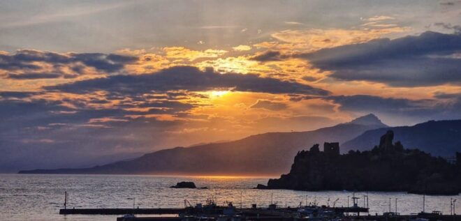 Cefalù: Boat Tour With Aperitif - Participant Suitability