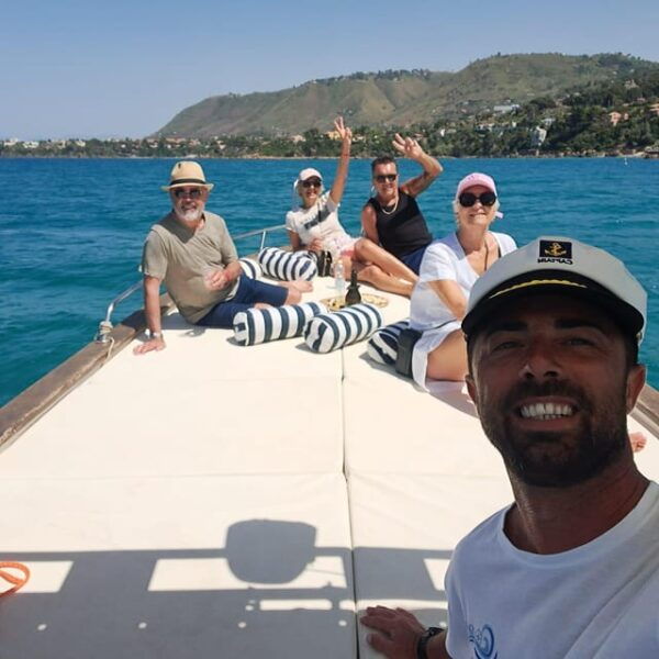 Cefalù: Boat Tour With Aperitif - Meeting Point