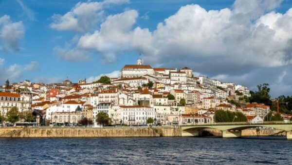 CENTER PORTUGAL: TOUR FD COIMBRA>FATIMA MERCEDES V EXT LONG - The Sum Up