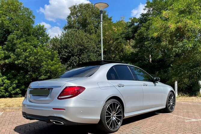 Central London to Gatwick Airport Transfer - Whats Included