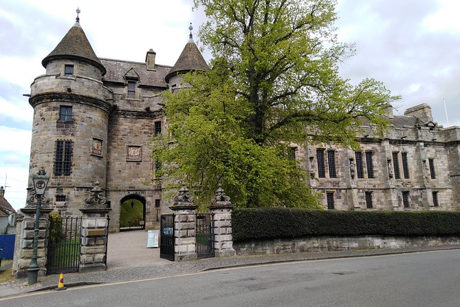 Central Scotland: Private Tour With Golf, Whisky and a Palace - The Sum Up