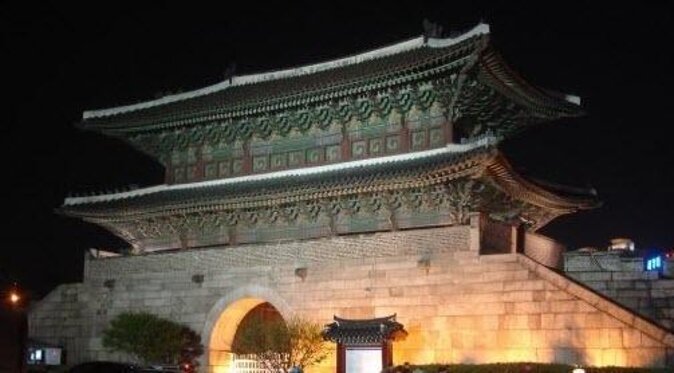 Central Seoul Evening Tour Including Deoksu Palace, Seoul Plaza and Dongdaemun Market - Tour Highlights