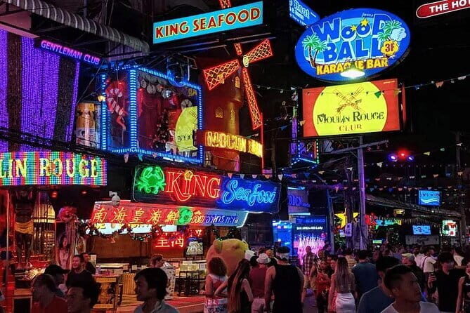 Central Thailand Walking Tour and visit Temple at Bangkok - In-Depth Review of the Tour Experience