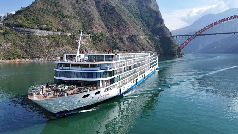 Century Cruises | Luxury Yangtze River Three Gorges Cruise 4 Days 3 Nights / 5 Days 4 Nights (Departing from Chongqing/Yichang) - How to judge the price and value