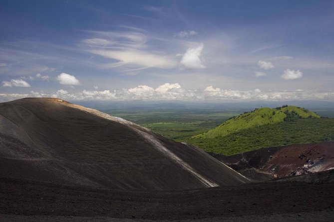 Cerro Negro Volcano Boarding & Boat Tour - Tour Highlights