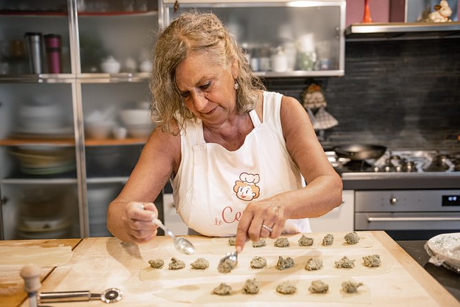 Cesarine: Fresh Pasta Class & Meal at Locals Home in Lucca - Experience Overview