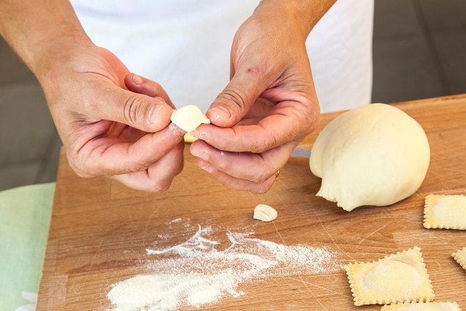 Cesarine: Small Group Market Tour and Cooking Class in Bari - Meeting and Pickup