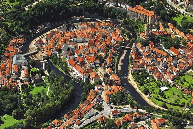 Cesky Krumlov Full Day Tour From Prague and Back - Tour Overview
