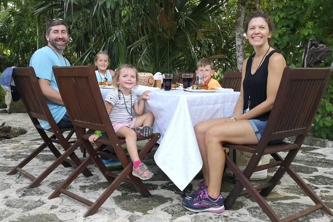 Chacchoben Mayan Ruins and Bacalar Lagoon Combo Tour From Costa Maya - Road to the Lagoon