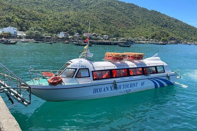 Cham Island Discovery: Snorkeling, Sightseeing & Seafood Set Menu - The Boat Ride and First Impressions