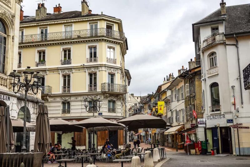 Chambéry: Express Walk with a Local - Key Sights and Stops