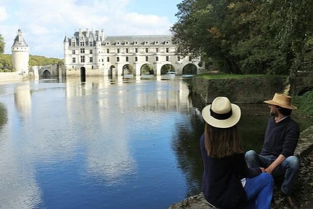 Chambord and Chenonceau Tour in Loire Valley from Tours - A Loire day that balances famous castles and a family home