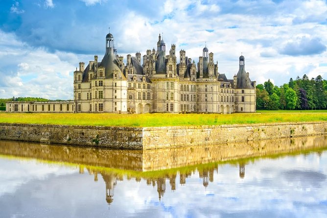 Chambord Castle: Private Guided Walking Tour - Meeting and Pickup Information