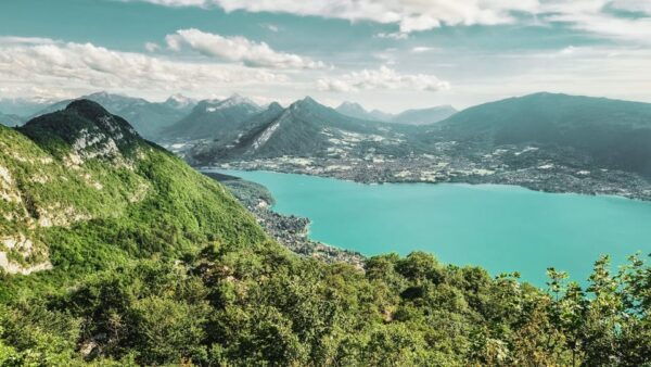 Chamonix: Private Transfer From Geneva With Wi-Fi and Water - Frequently Asked Questions