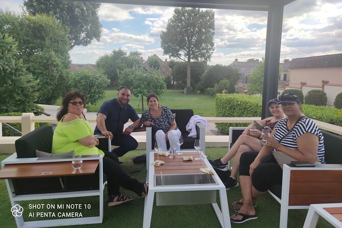 Champagne Lover Tour&Amazing Experience&With Champagne Sabering - Common Questions