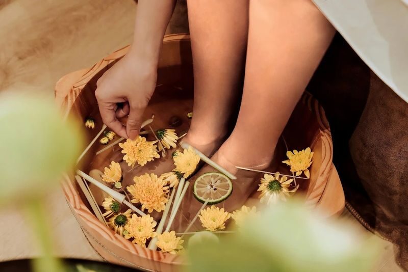 Chang Co Nuong Hidden Spa on Nguyen Van Trang, Ho Chi Minh City - The setting and service style