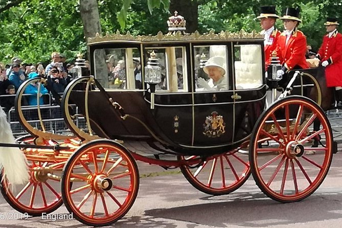 Change of the Guard Royal Walk & Photo Oportunities - What to Expect During the Changing of the Guard