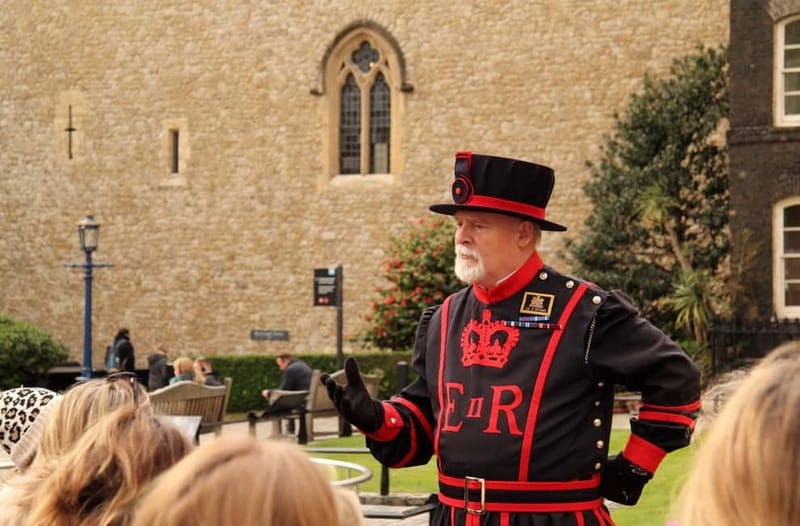 Changing of Guard & Tower of London Beefeater Meet & Greet - Good To Know