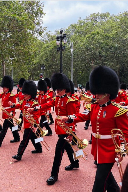 Changing of the Guard at Buckingham Palace - Customer Reviews and Ratings
