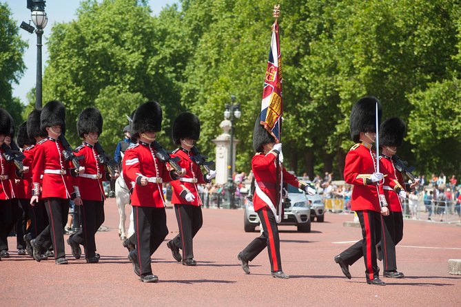 Changing of the Guard Walking Tour Experience - Tour Guide Appreciation and Operator Responses