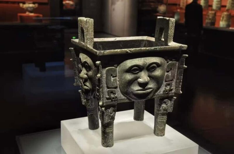 Changshas Journey: Han Nobility to Modern Culture - Exploring Changsha: From Han Dynasty Treasures to Contemporary Streets