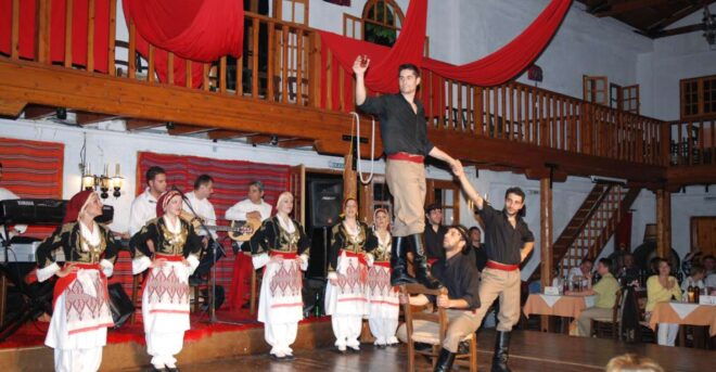 Chania: Cretan Folklore Night With Buffet and Transfer - Inclusions and Important Information