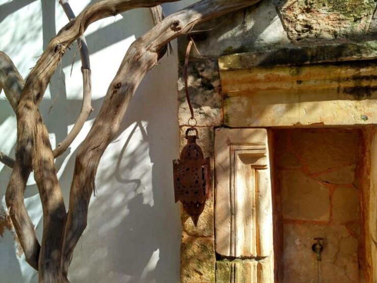 Chania Old Town: Artisans & Sightseeing Private Walking Tour - Language Options & Accessibility