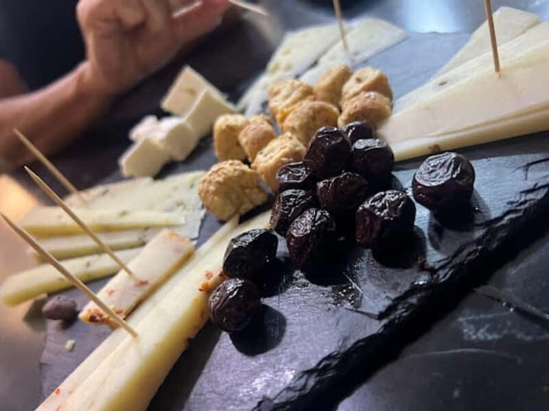 Chania Old Town: Vegetarian Food & Sightseeing Walking Tour - Good To Know