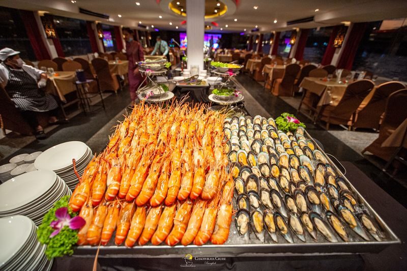 Chao Phraya Cruise in Bangkok - From Asiatique to the river after dark