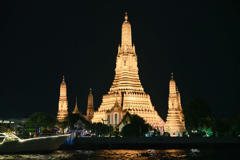 Chao Phraya River Night Cruise by Longtail Boat in Bangkok - At a glance
