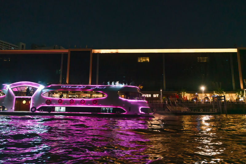 Chao Phraya River Night Cruise by Longtail Boat in Bangkok - Is the price worth it?