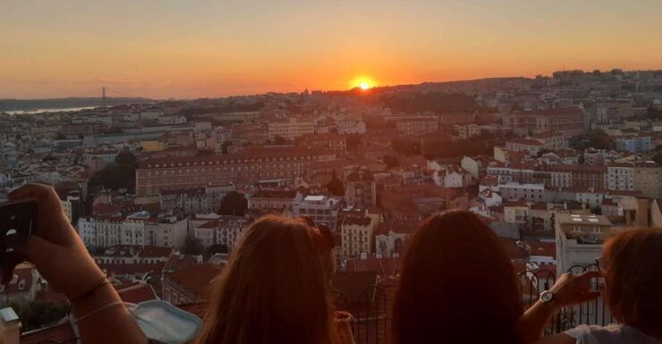 Chaparru's Lisbon Essentials 5 H Tuk Tuk Tour - Multilingual Experience