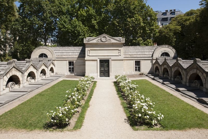 Chapelle Expiatoire Ticket in Paris - The Crypt and the Marked Burial Place