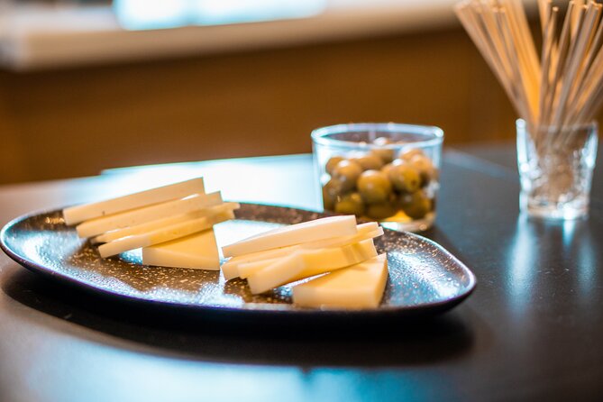 Charcuteries, Cheese & Wine Tour in Sevilla - Indulge in Local Cheese Varieties