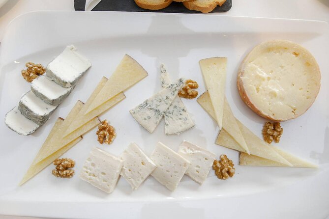 Charcuteries, Cheese & Wine Tour in Sevilla - Sip on Exquisite Wines