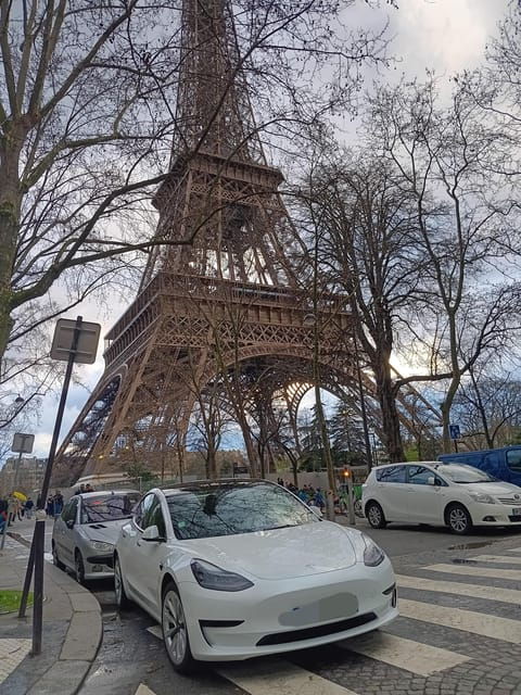 Charles De Gaulle Airport: Transfer to Paris or Disney - Onboard Amenities for Comfort