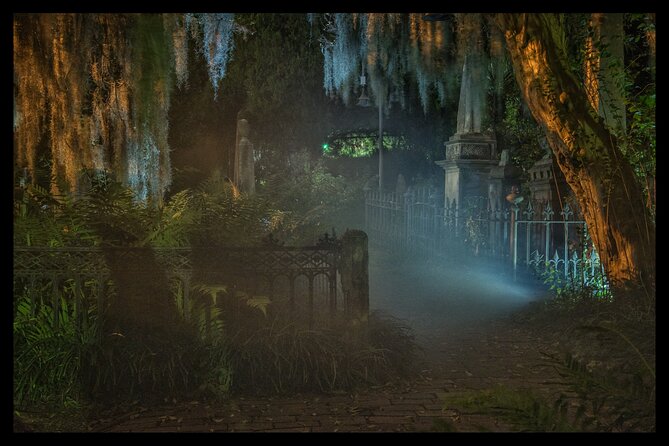 Charleston Family & Child-Friendly Nighttime Ghost Tour With Unitarian Graveyard - Expert Storyteller Guide