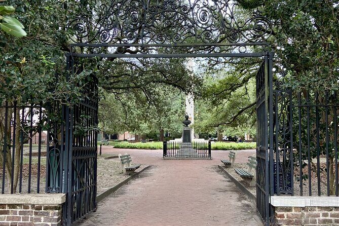 Charleston History and Horticultural Tours - A Walk Through Charleston’s Historic Streets and Gardens
