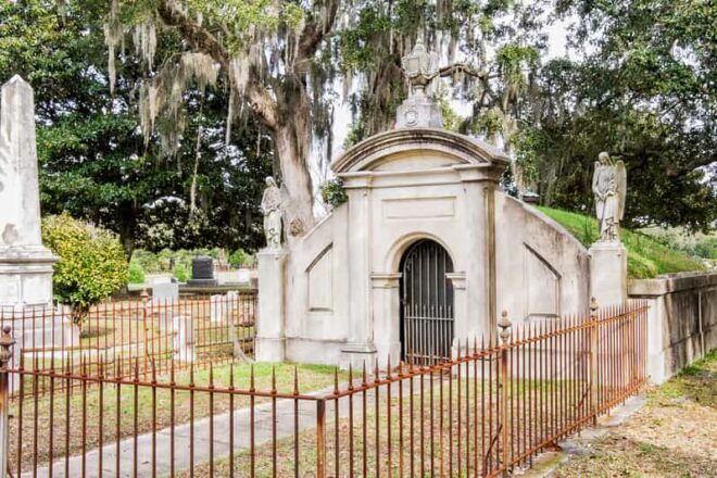 Charleston: Magnolia Cemetery Nighttime Tour - Exclusive Access and Highlights