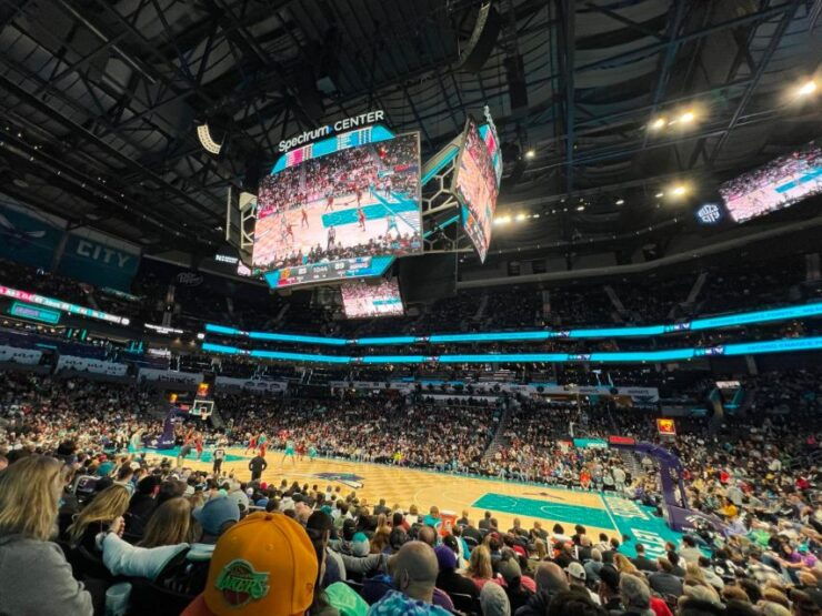 Charlotte: Charlotte Hornets Basketball Game Ticket - Spectacular Atmosphere